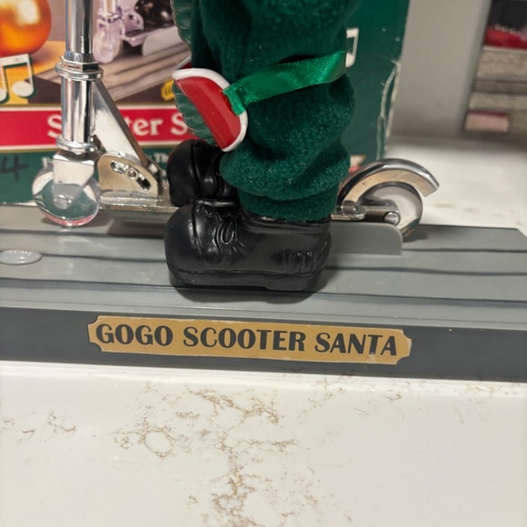 *READ* Animated & Musical Scooter Santa 14.5" x 11.25" VTG Kmart Trim A Home - Picture 14 of 16